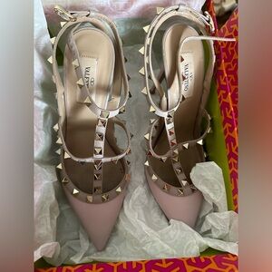 Valentino rockstuds size 8